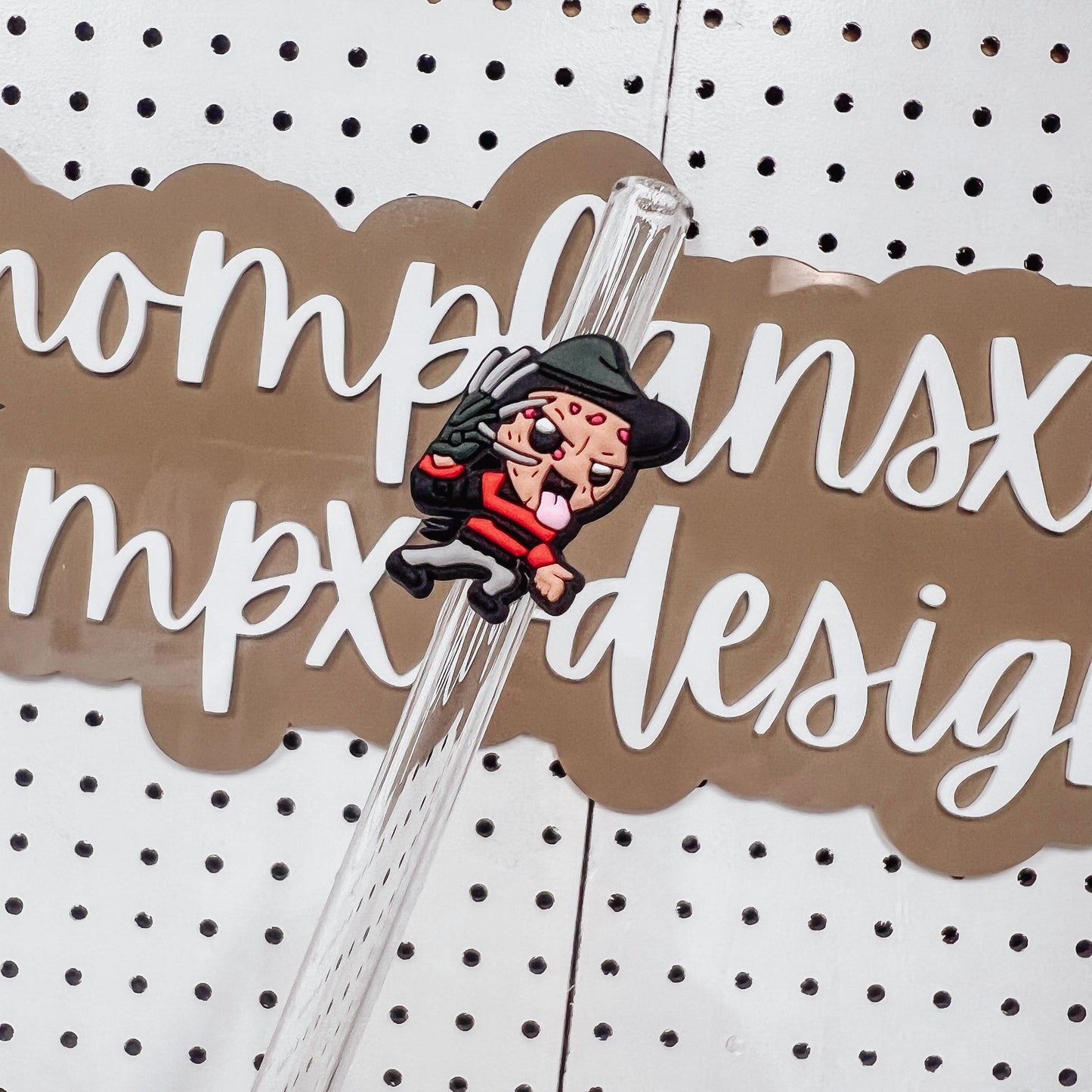 Freddy Straw Topper