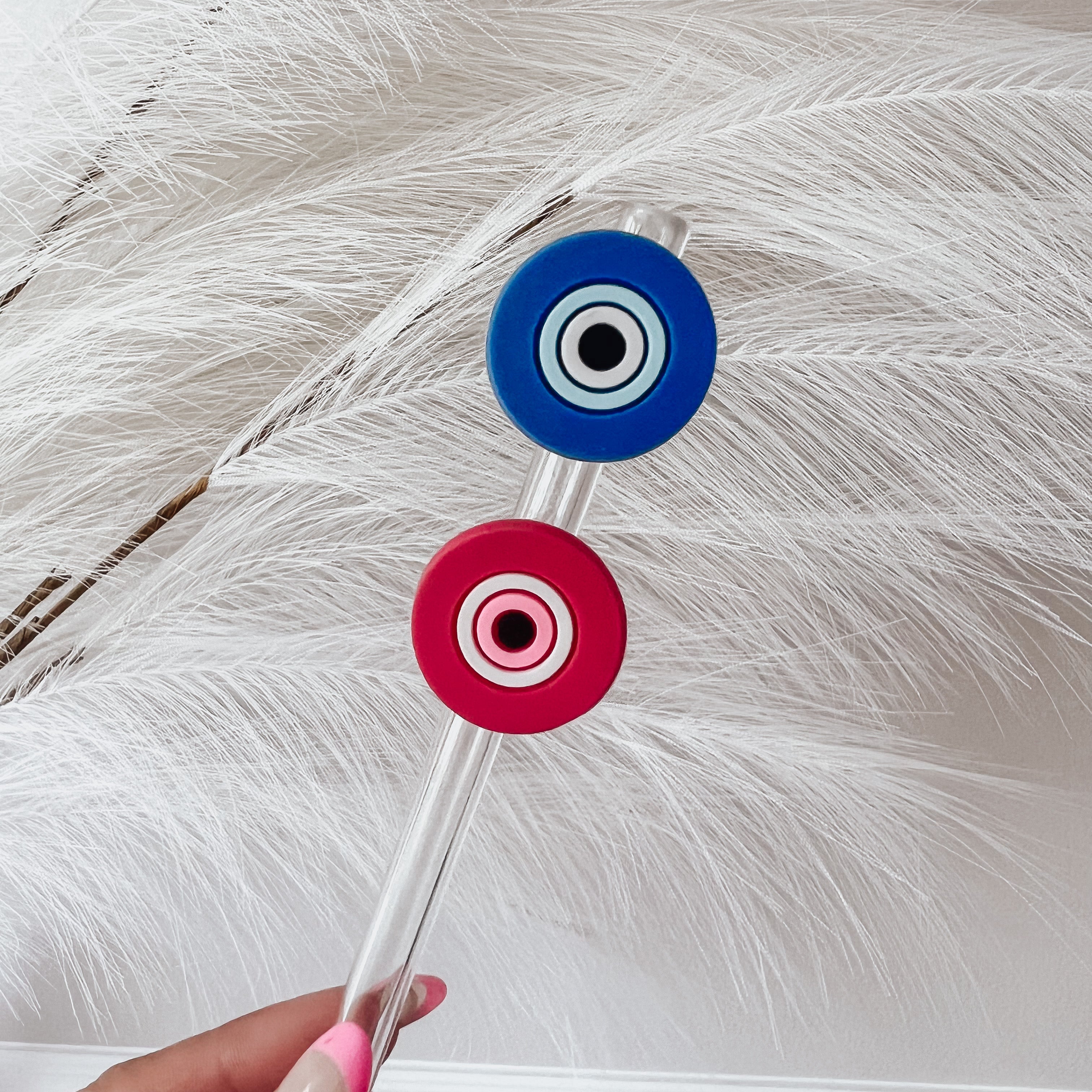 Concha or evil eye straw topper