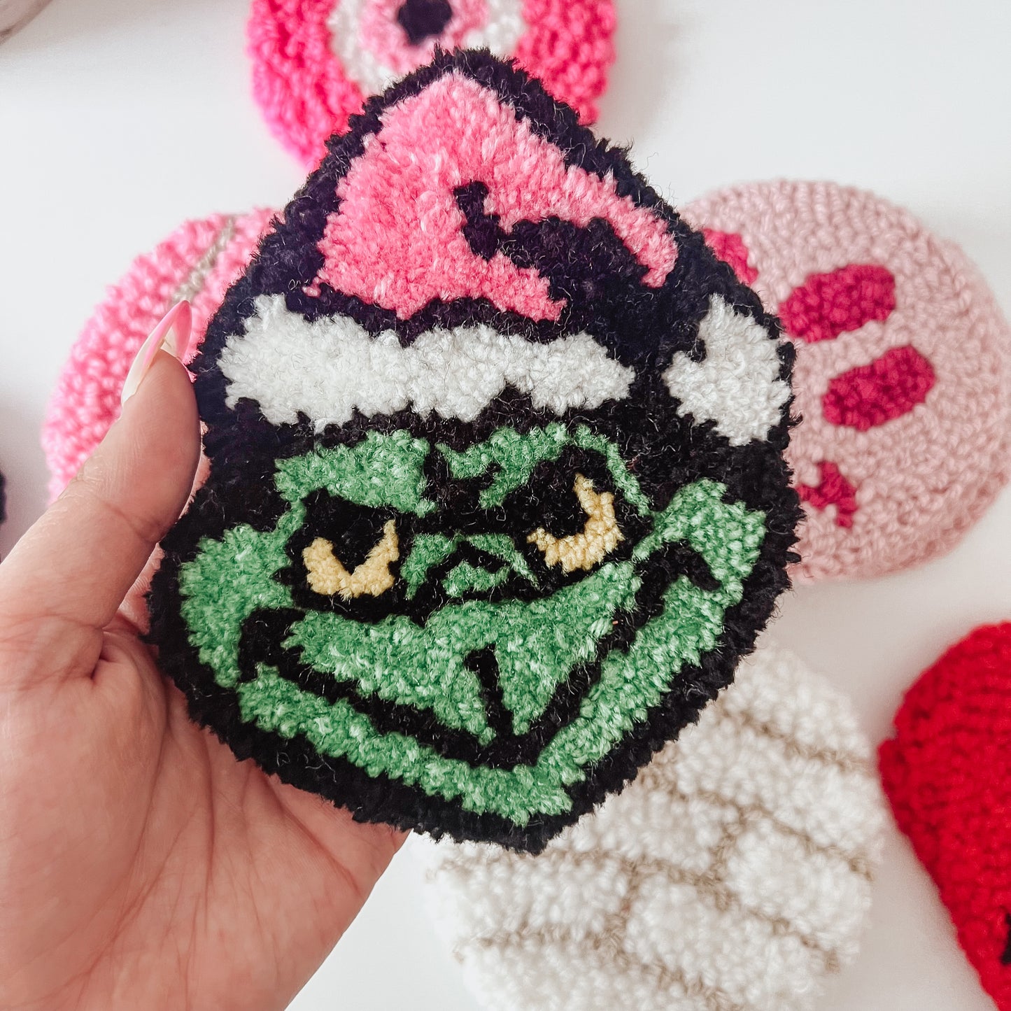 Grinch Mug Rug